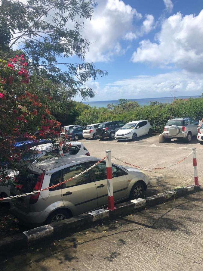 Studio Sainte Anne 2Mn A Pieds De La Plage ,Possibilite Location De Voiture Zewnętrze zdjęcie